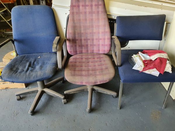 ~/upload/Lots/141705/AdditionalPhotos/7g55odwgqcfha/Scrapped Office Chairs_t600x450.jpg